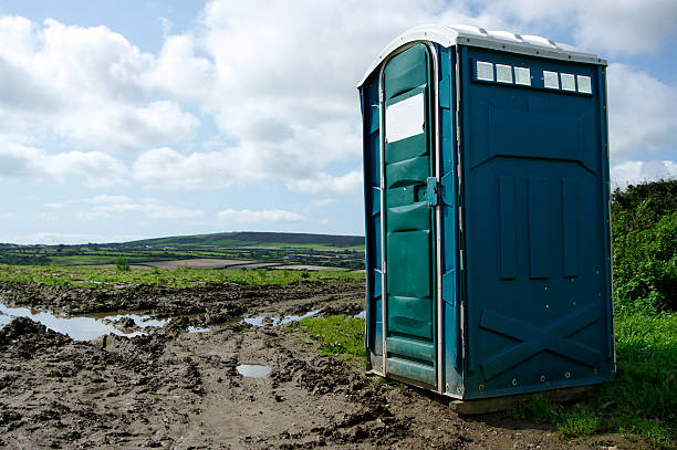 Best Deluxe Portable Toilet Rental  in Farmers Branch, TX